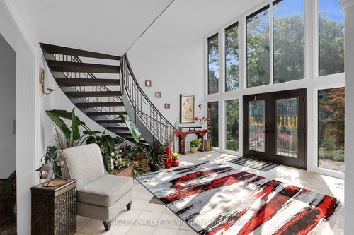 2459 Noella Cres, Niagara Falls, ON, L2J3H7 | Card Image