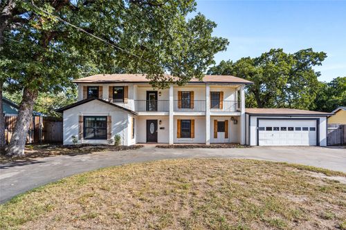 2320 Juniper St, Haltom City, TX, 76117-4622 | Card Image