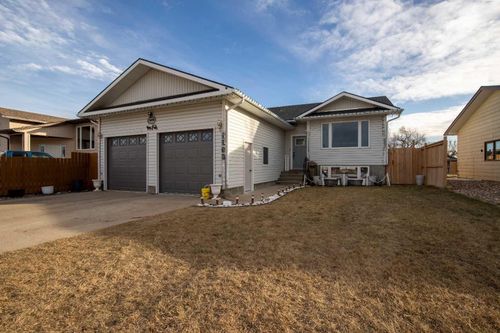 5018 42 Ave, Taber, AB, T1G1A6 | Card Image