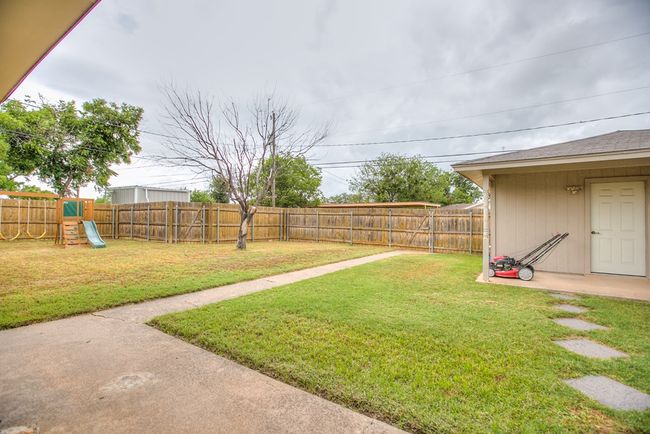 104 Largent Ave, House other with 4 bedrooms, 2 bathrooms and 2 parking in Ballinger TX | Image 32