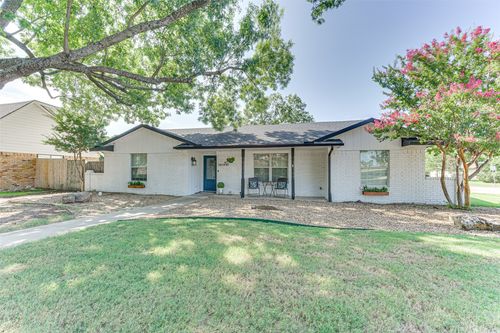 1107 Scarlet Oaks Cir, Ennis, TX, 75119-7506 | Card Image