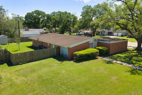 10 Palm Pl, Angleton, TX, 77515-3419 | Card Image