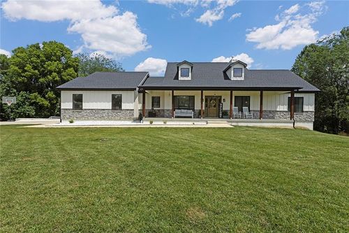 816 Eve Orchid Dr, Greenwood, MO, 64034-7802 | Card Image