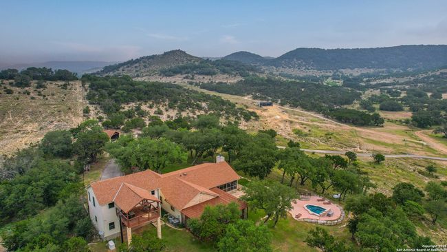 1401 Cedar Mesa Rd, Home with 3 bedrooms, 2 bathrooms and null parking in Tarpley TX | Image 6