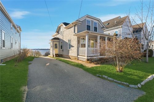 200 Narragansett Ave, Riverside, RI, 02915-5608 | Card Image