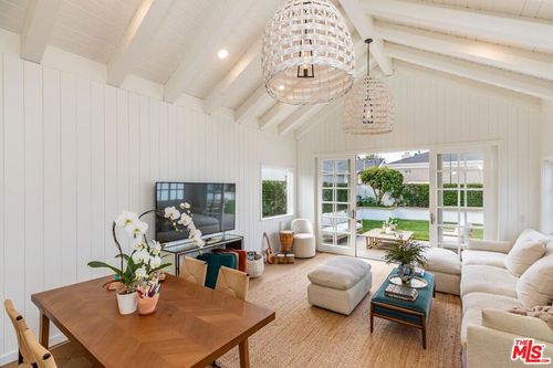 1505 Wendy Way, Manhattan Beach, CA, 90266-4140 | Card Image