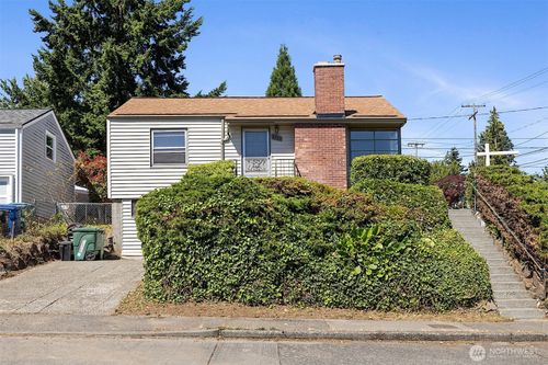 8403 36th Ave Sw, Seattle, WA, 98126-3607 | Card Image