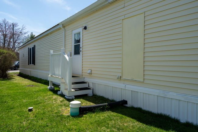 3 Hunter Blvd, House other with 2 bedrooms, 1 bathrooms and null parking in Londonderry NH | Image 6