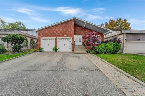 2388 Carlanne Pl, Mississauga, ON, L5C3C8 | Card Image