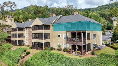 92 Gleneagle Ct, Clayton, GA, 30525-5571 | Card Image