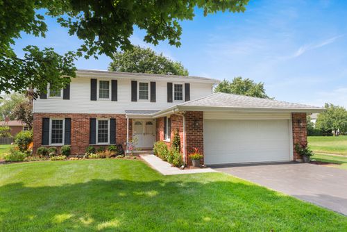 7704 Queens Ct, Downers Grove, IL, 60516-4422 | Card Image