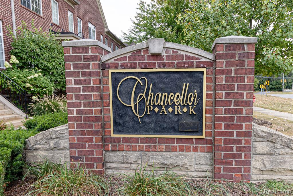 Crimson Way, Walled Lake, MI 48390