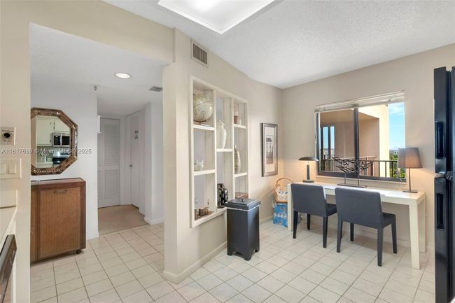 APT-904 - 2206 S Cypress Bend Dr, Condo with 1 bedrooms, 2 bathrooms and null parking in Pompano Beach FL | Image 10