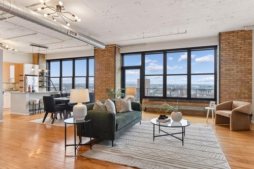 unit-607-290 Market St, Minneapolis, MN, 55405-1685 | Card Image