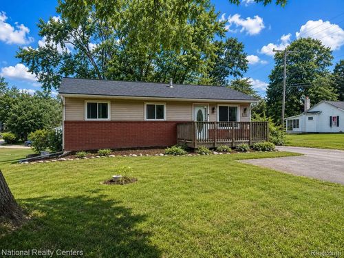 5611 Blackmoor St, Commerce Township, MI, 48382-3221 | Card Image