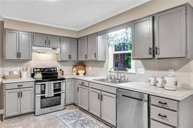 6057 Arden Dr, House other with 3 bedrooms, 3 bathrooms and null parking in Clemmons NC | Image 12