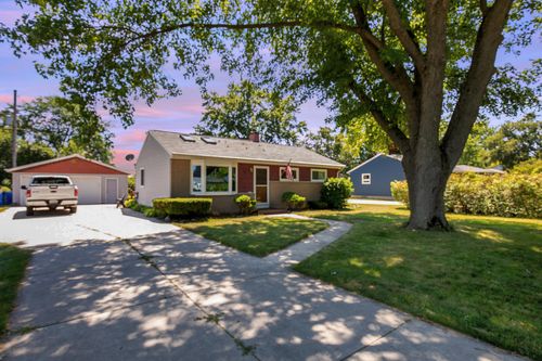 3401 E Bonnie Dr, Oak Creek, WI, 53154-4111 | Card Image