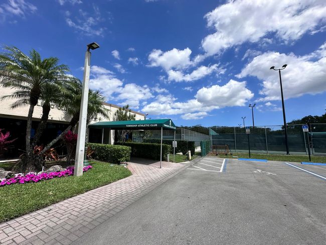 3206 Carambola Cir S, Condo with 2 bedrooms, 2 bathrooms and null parking in Coconut Creek FL | Image 18