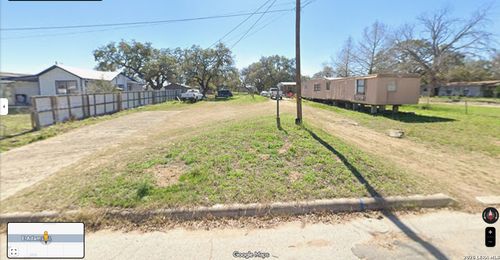 834 E Adams St, Pleasanton, TX, 78064-3706 | Card Image