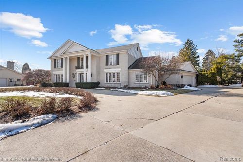 75 S Duval Rd, Grosse Pointe Shores, MI, 48236-1109 | Card Image