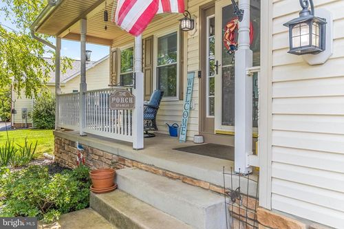 71 Spyglass Hill Dr, CHARLES TOWN, WV, 25414-3880 | Card Image