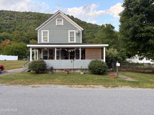 43 Oak St, Warrensburg, NY, 12885-1330 | Card Image
