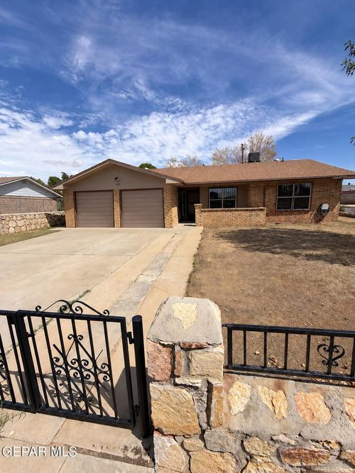 3300 Funston Pl, El Paso, TX, 79936-1907 | Card Image