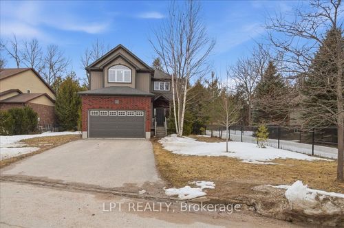 62 Williams St, Collingwood, ON, L9Y0C4 | Card Image