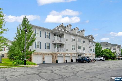 5 Cliff Rd, Woodland Park, NJ, 07424-4223 | Card Image