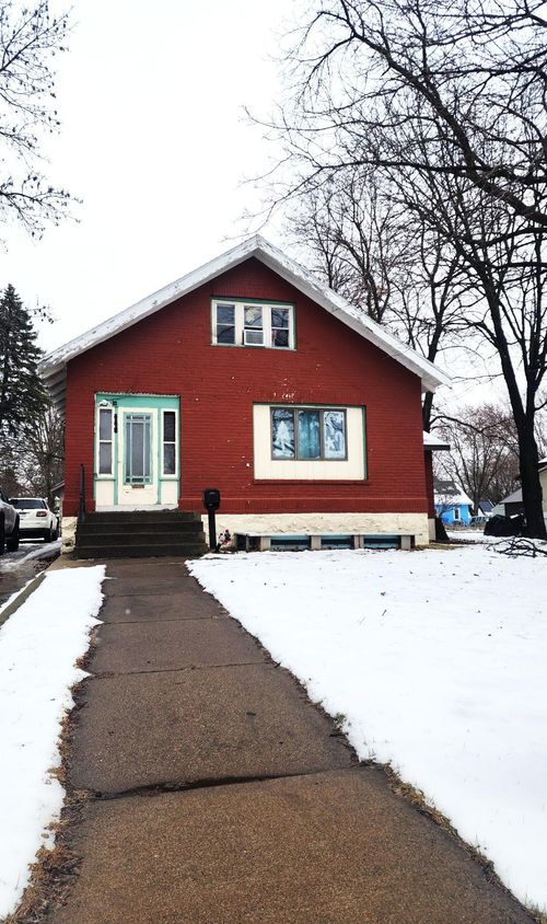 445 Central Ave S, Milaca, MN, 56353-1128 | Card Image