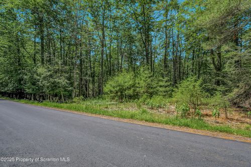 165 Indian Dr, Greentown, PA, 18426-7681 | Card Image