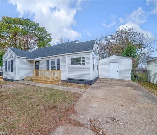 15 Henry St, Hampton, VA, 23669-4373 | Card Image