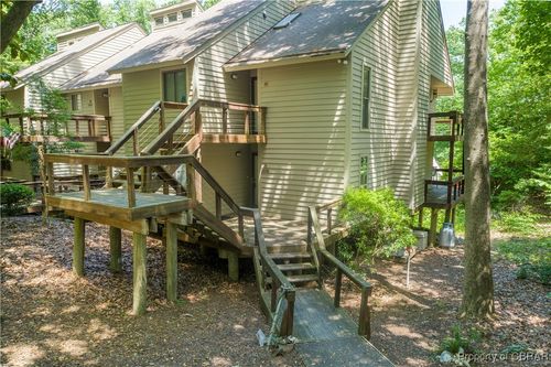 c-54 Villa Ridge Dr, Hartfield, VA, 23071-9701 | Card Image