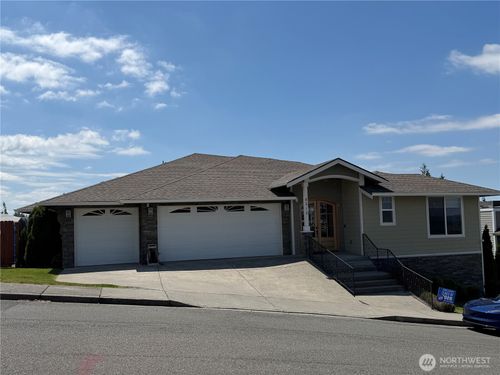 8212 72nd Pl Ne, Marysville, WA, 98270-6582 | Card Image