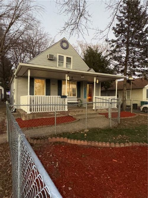 2312 W Center St, Decatur, IL, 62526-3376 | Card Image