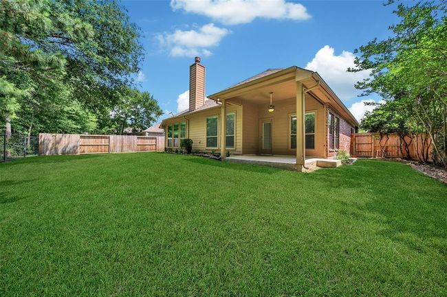 This large backyard is ready for kids and pets and there's even room for a pool! | Image 29