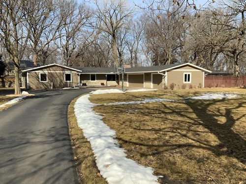 201 Edgecumbe Dr, Mahtomedi, MN, 55115-1809 | Card Image