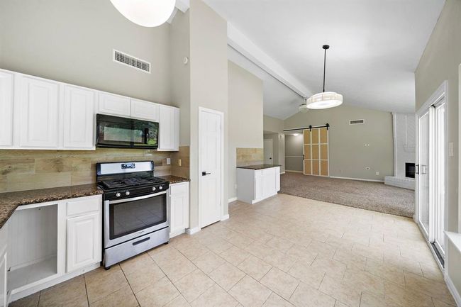 2803 N Brompton Drive, House other with 3 bedrooms, 2 bathrooms and 2 parking in Pearland TX | Image 8