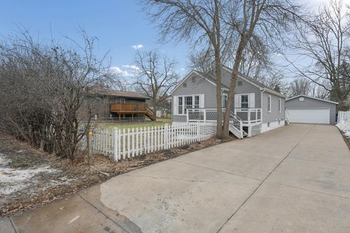1872 4th St, White Bear Lake, MN, 55110-3165 | Card Image