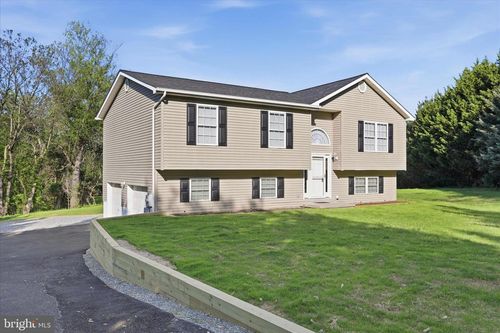 174 Open Field Ln, FALLING WATERS, WV, 25419-4098 | Card Image