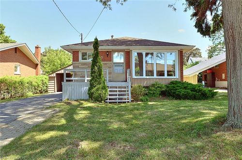 245 W 33rd St, Hamilton, ON, L9C5J7 | Card Image