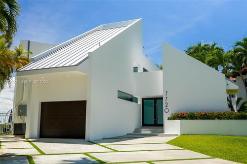7720 Miami View Dr, North Bay Village, FL, 33141-4039 | Card Image