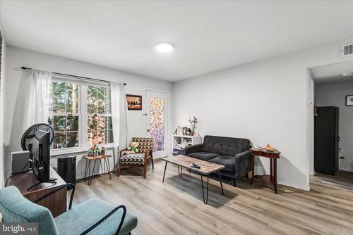 apt-221-3308 Wyndham Cir, ALEXANDRIA, VA, 22302-4308 | Card Image