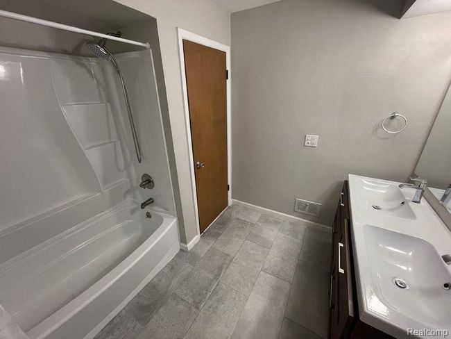 4924 Broomfield Ct, House other with 3 bedrooms, 3 bathrooms and null parking in West Bloomfield MI | Image 14