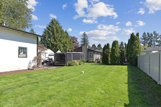 26561 29 Avenue, House other with 3 bedrooms, 2 bathrooms and 6 parking in Langley BC | Image 24