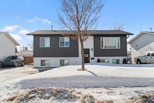 9527 80 Ave, Grande Prairie, AB, T8V5J3 | Card Image