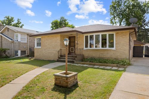 2204 W 14th St, Broadview, IL, 60155-3801 | Card Image