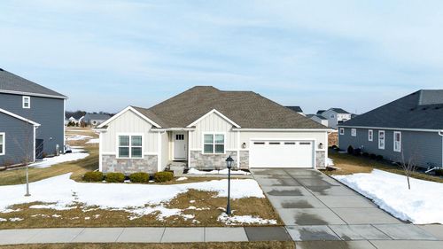 2928 Winnebago Drive, Summit, WI, 53066 | Card Image