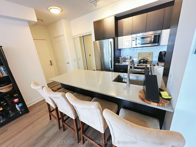 3104 - 56 Annie Craig Dr, Condo with 2 bedrooms, 1 bathrooms and null parking in Etobicoke ON | Image 6