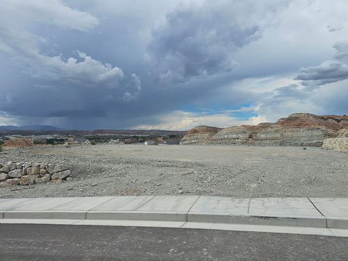 1029 E Tomahawk Dr, Washington, UT, 84780-3719 | Card Image